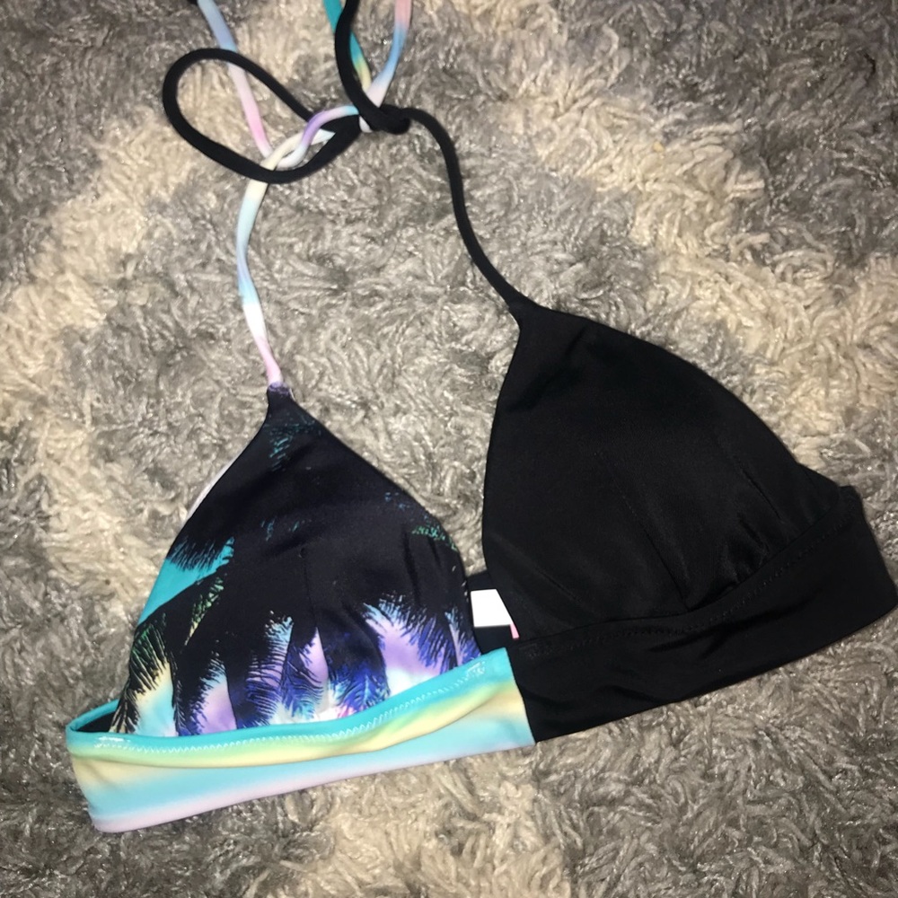 Adorable VS bikini top